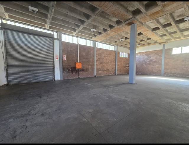 990M² WAREHOUSE TO LET IN NEW GERMANY